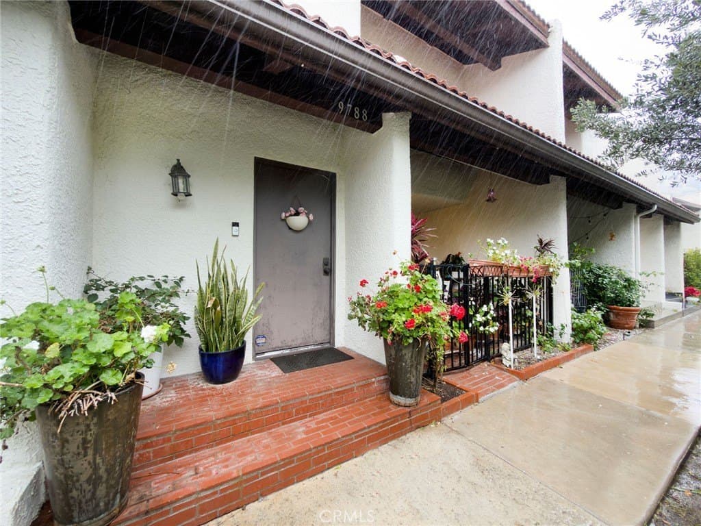 9788 Via Zibello, Burbank