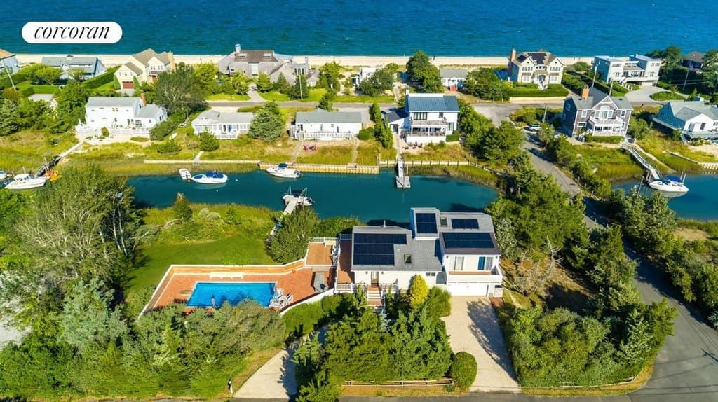 19 Sandgate Ln, Southampton