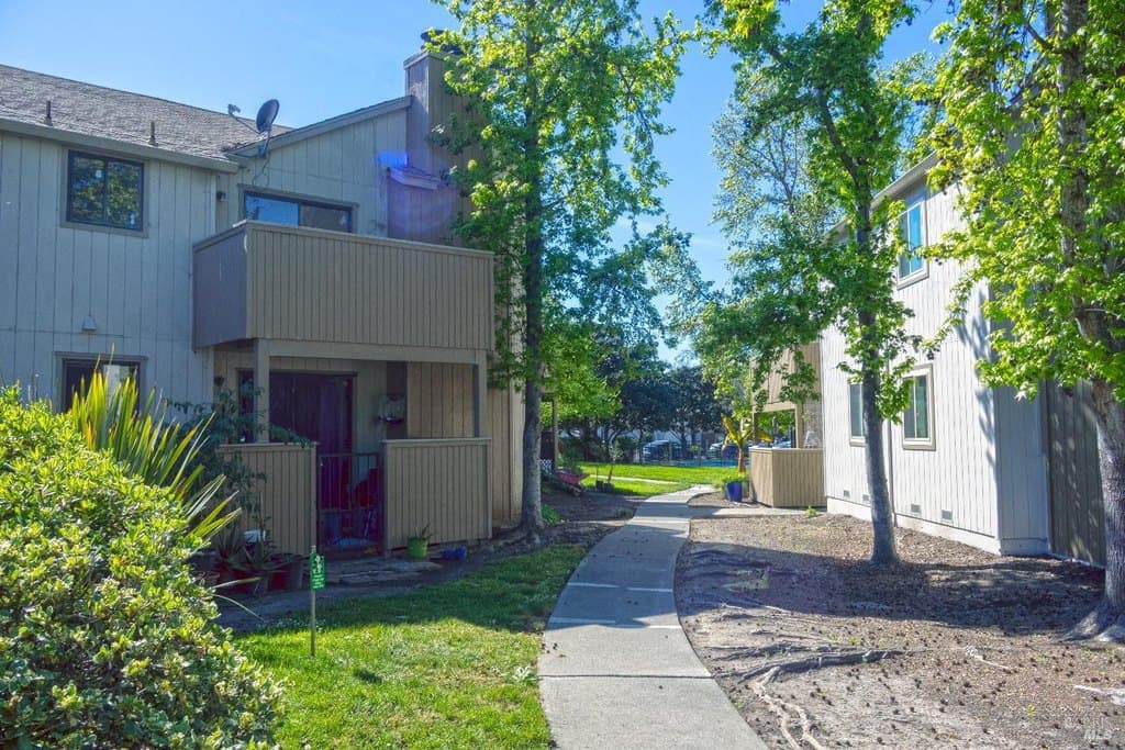 2599 Westberry Dr, Santa Rosa