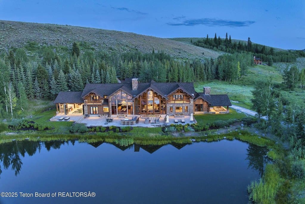 3000 N Riva Ridge Rd, Jackson