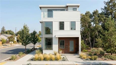 1066 Washington St SW