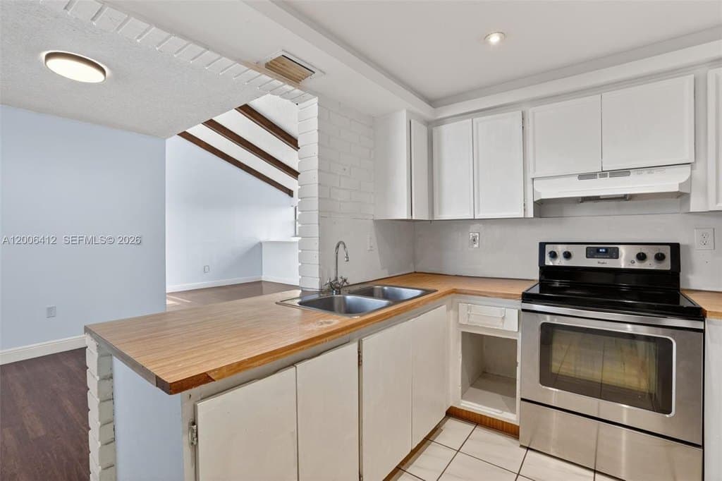 10302 NW 9th St Cir Apt 204