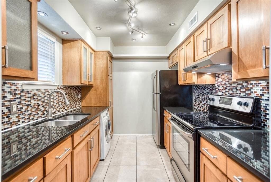 10536 Stone Canyon Rd Apt 216