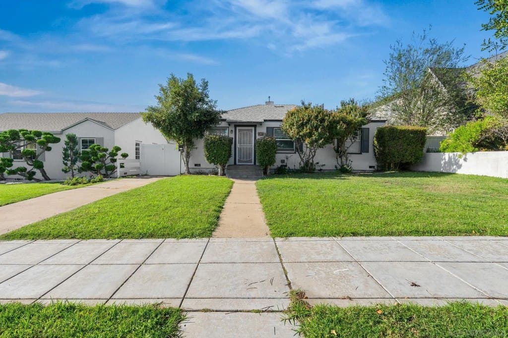 326-28 H Ave, Coronado