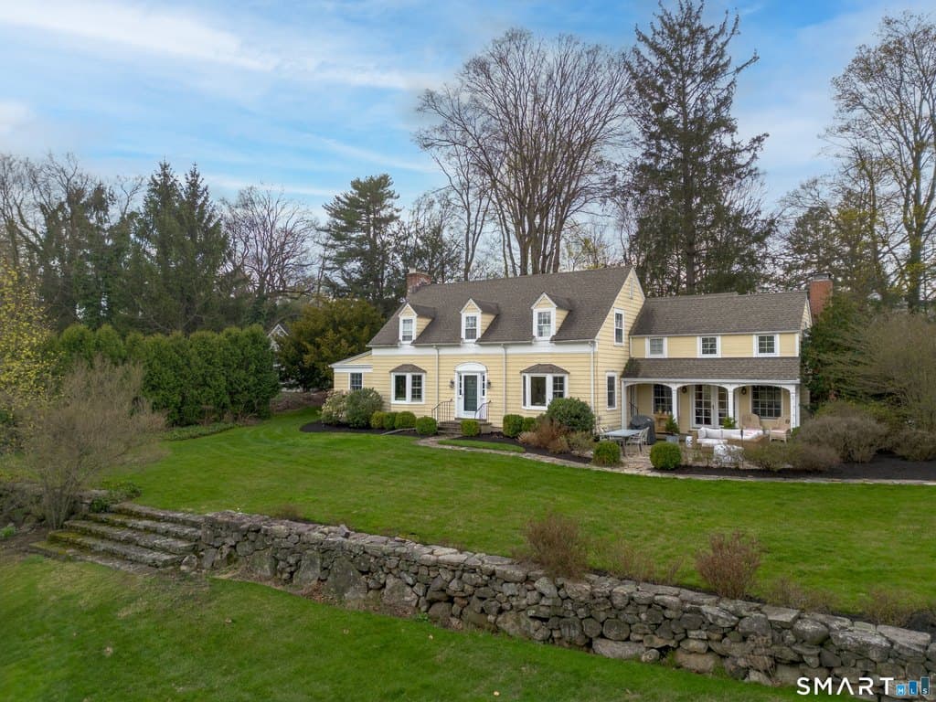 3 Holmewood Ln