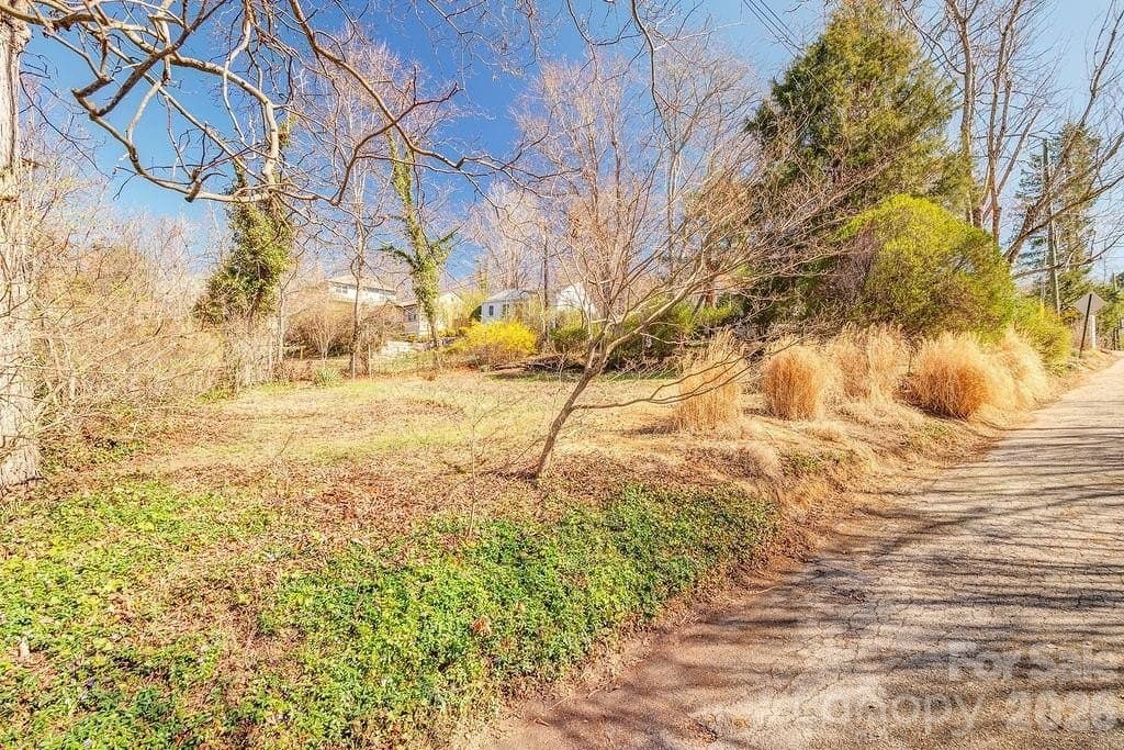 99999 Gilbert St, Asheville