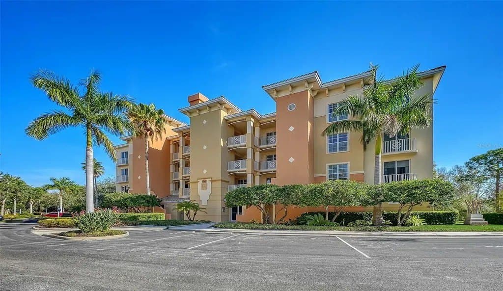 6465 Watercrest Way Unit 301, Lakewood Ranch