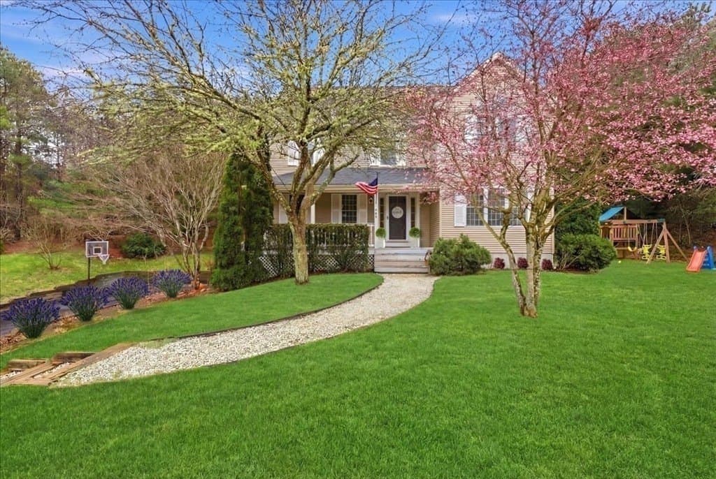 25 Noreast Ln listing photo