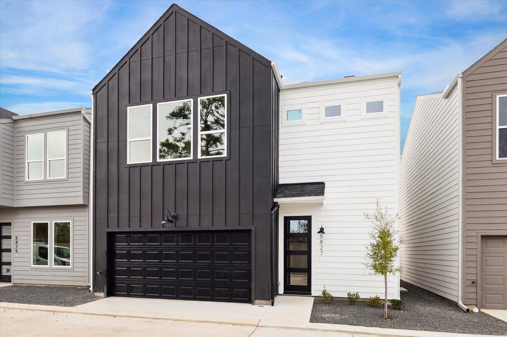 5819 Mansfield Heights Ln