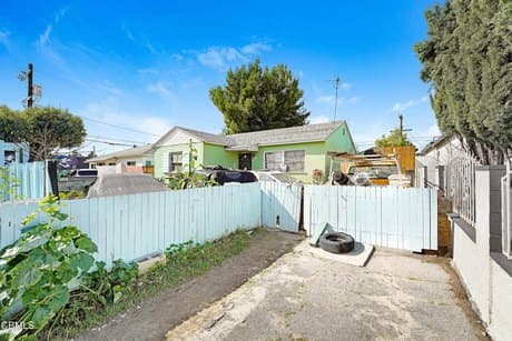 7227 Camellia Ave