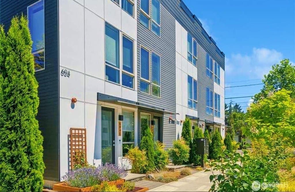 604 NW 77th St Unit D, Seattle