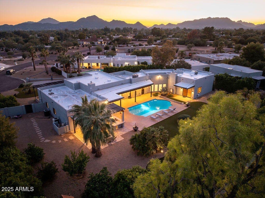6712 E Onyx Ave, Paradise Valley