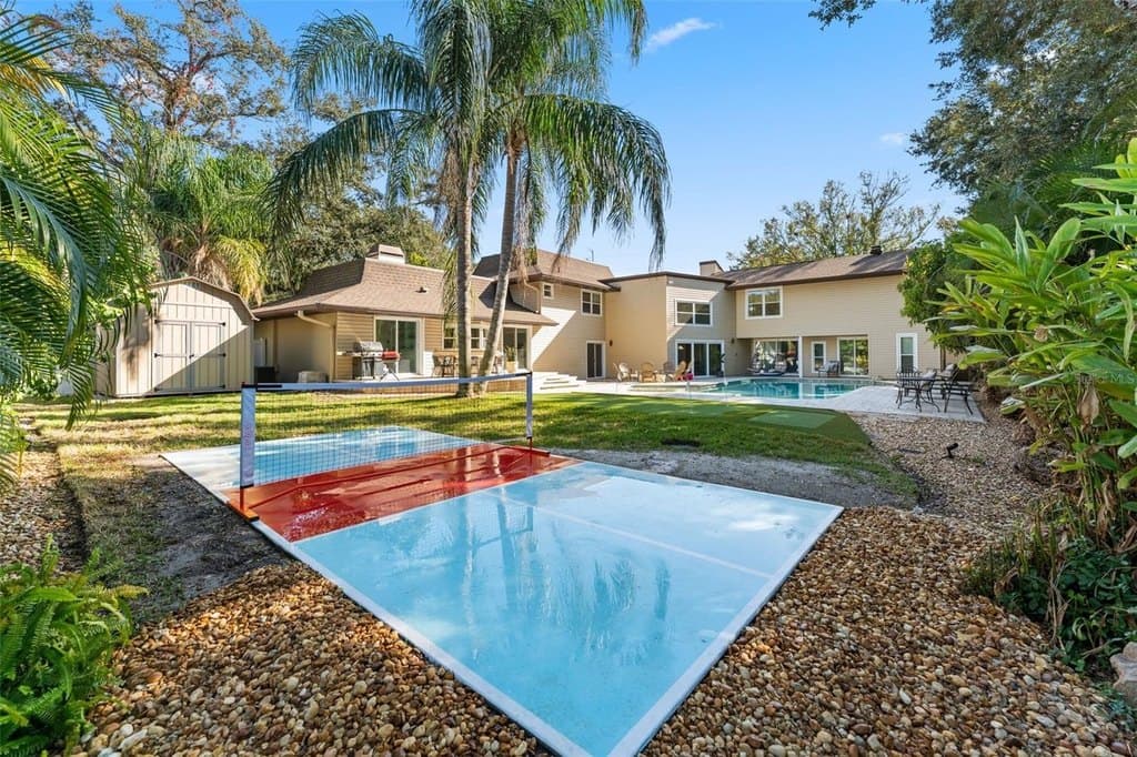 1584 Oak Ln, Clearwater