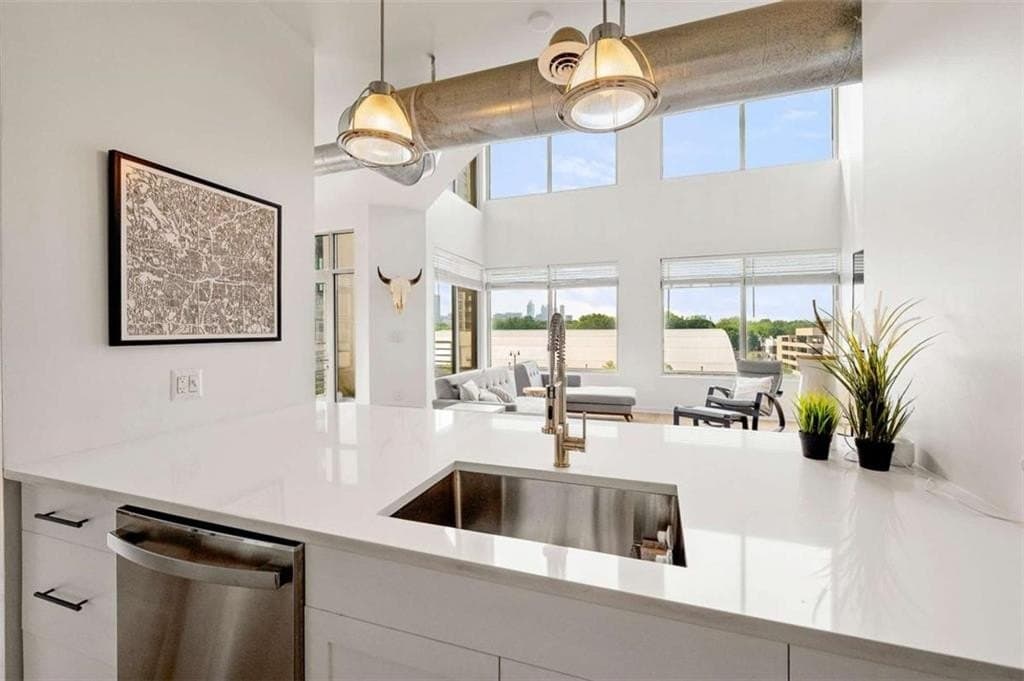 260 N 18th St Unit 10326