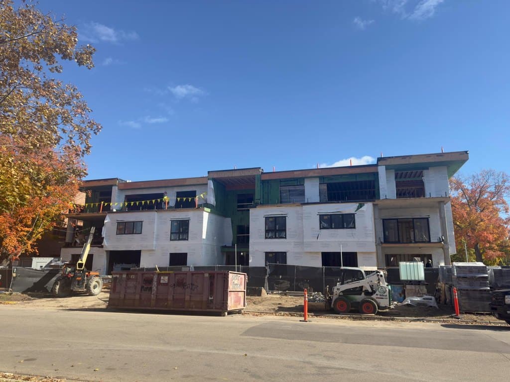 150 Broadway Ave S Unit 2A, Wayzata