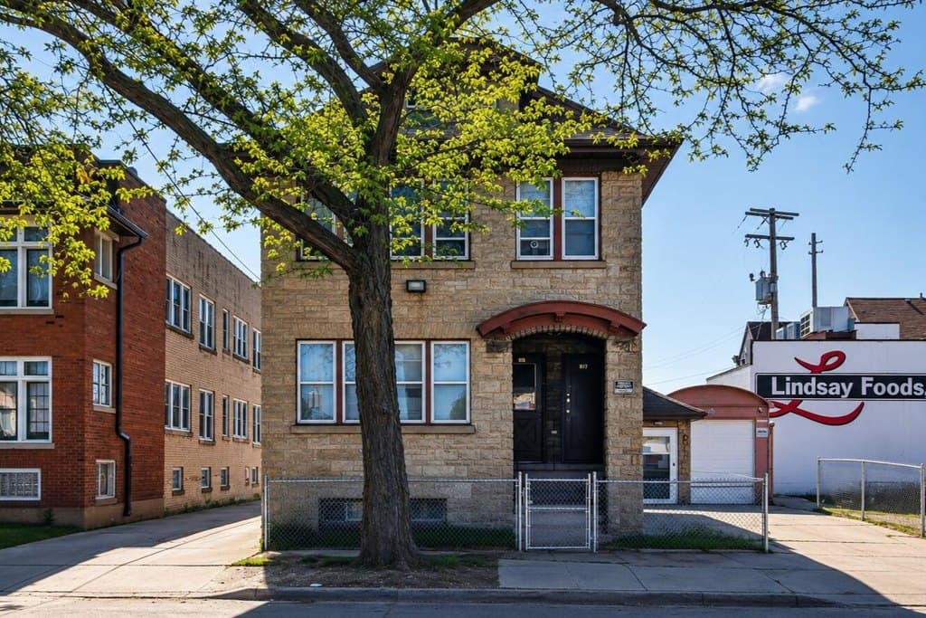 815 S 22nd St Unit 815A, Milwaukee