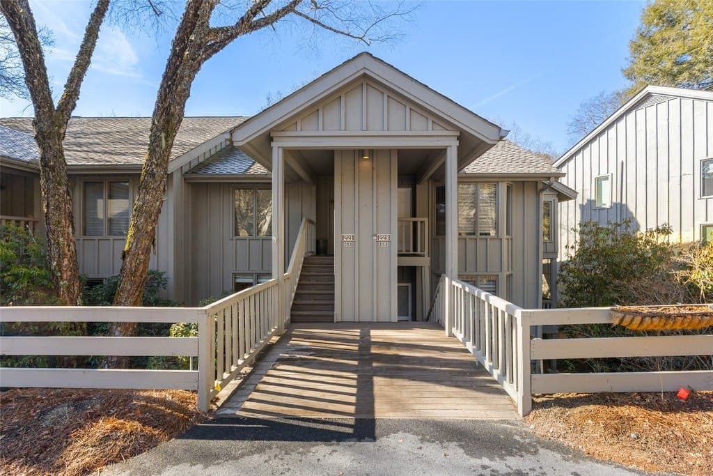 223 Chestnut Cv Unit 6B, Highlands