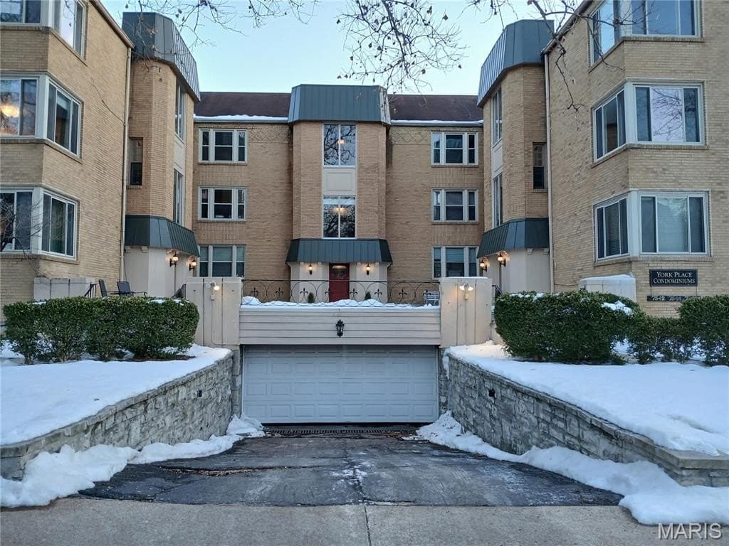 7544 York Dr Unit B, Clayton