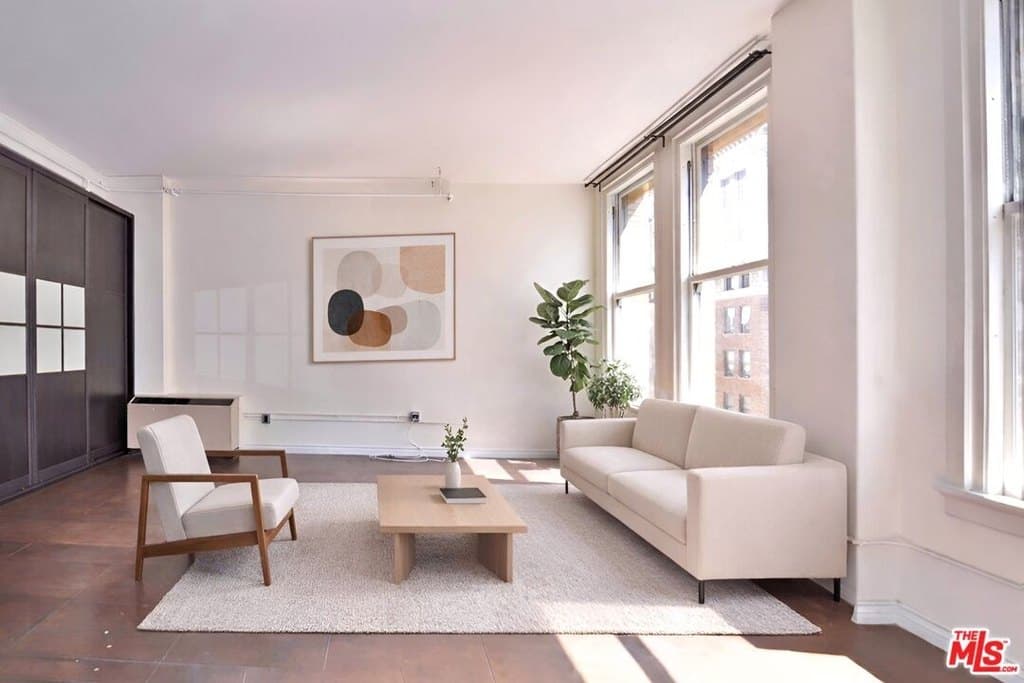 215 W 7th St Apt 907, Los Angeles