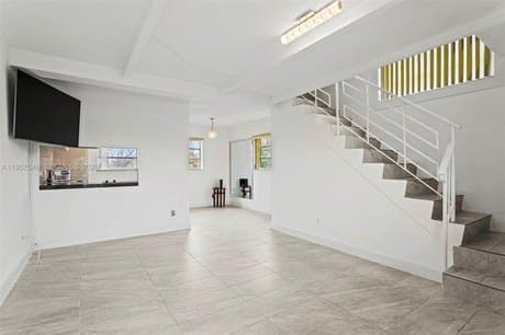 1220 SW 5th St Apt 21