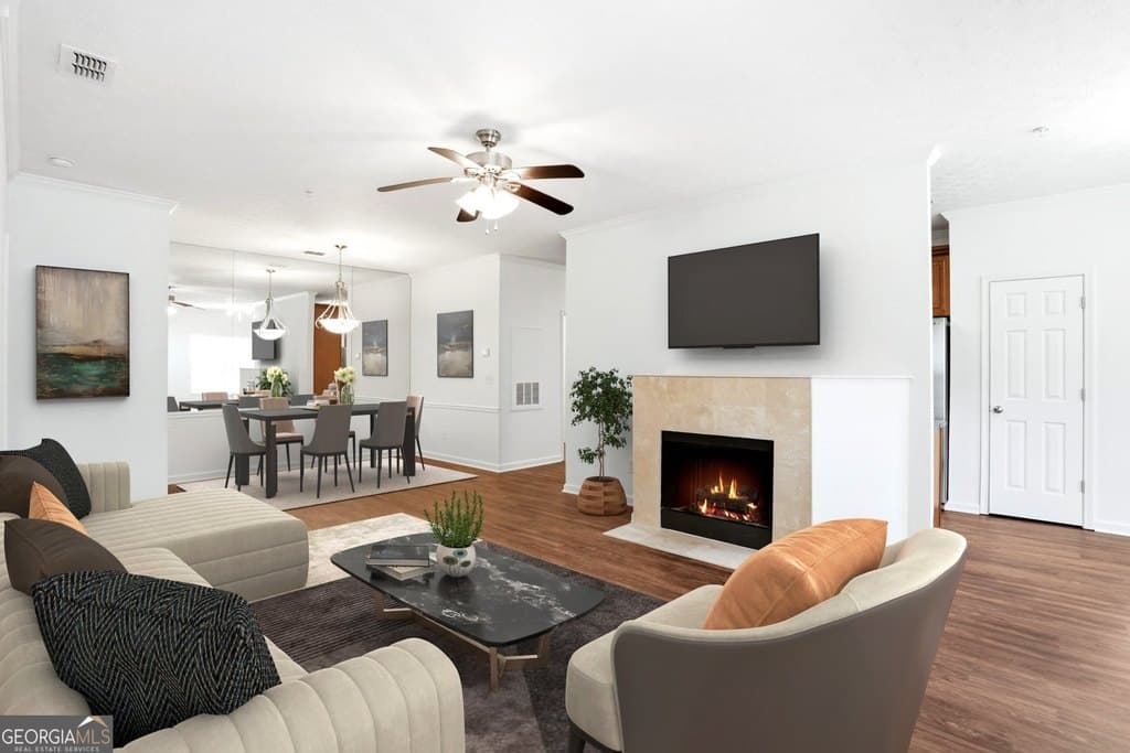 205 Streamside Dr, Roswell