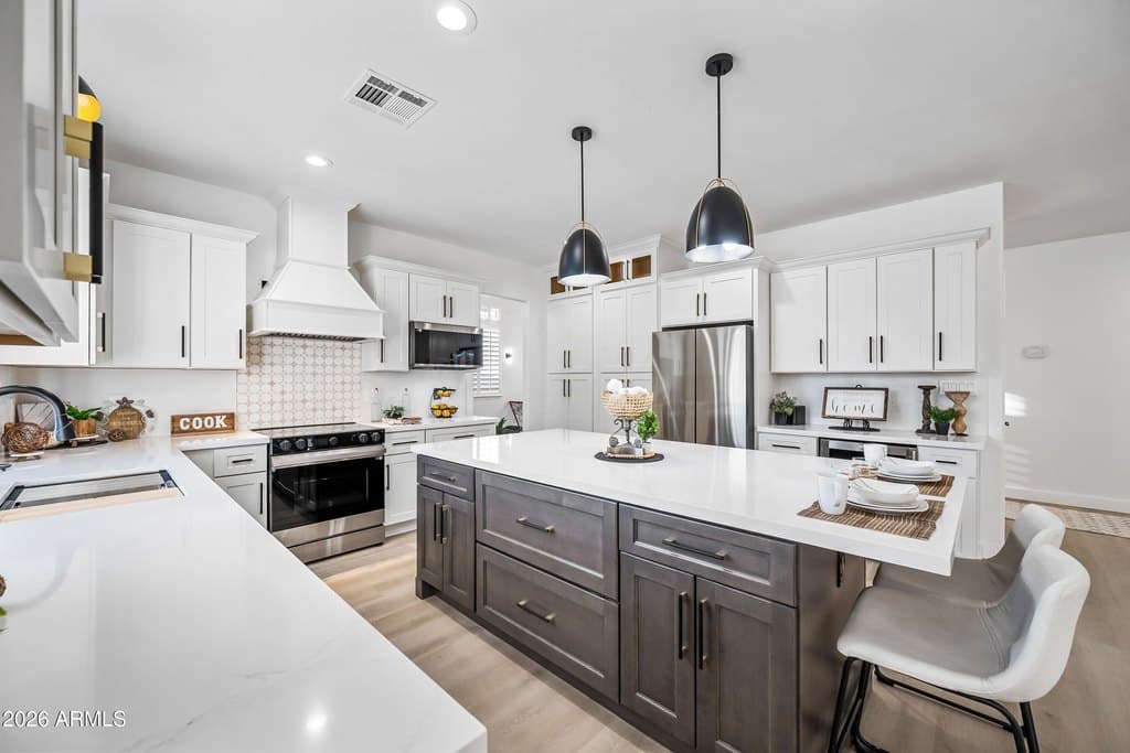 815 E Desert Trumpet Rd