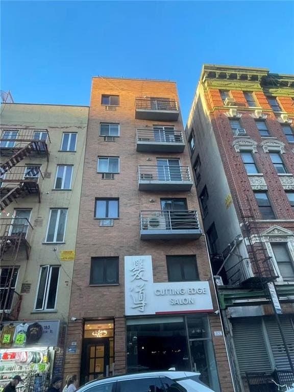 181 Hester St Apt 3A, New York