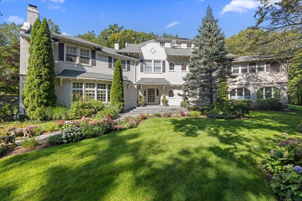 142 Crafts Rd, Brookline