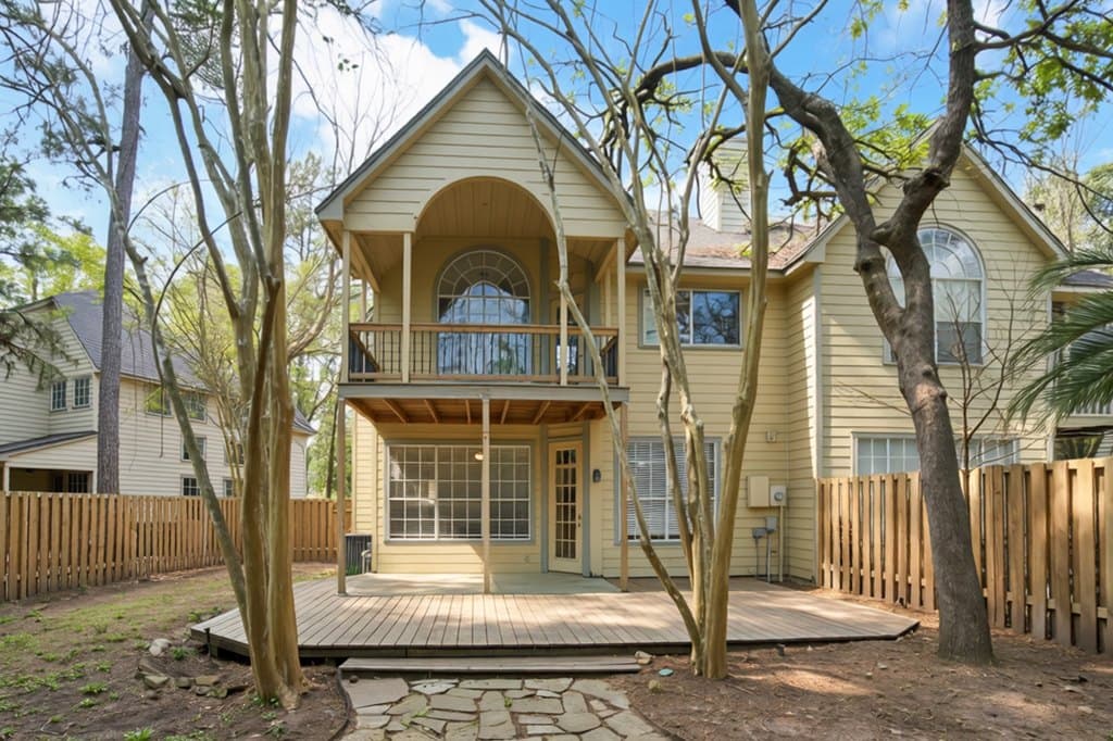 66 Lakeridge Ct, The Woodlands