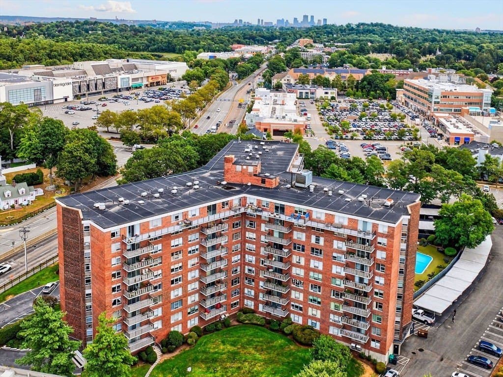 280 Boylston St Apt 804, Newton