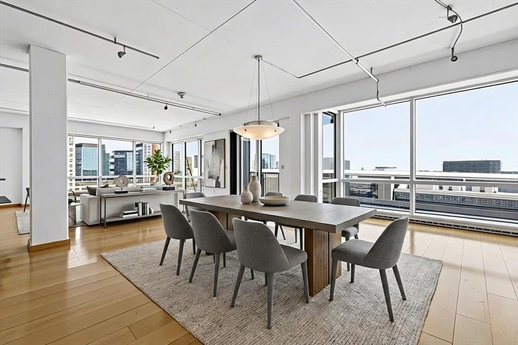 25 Channel Ctr St Unit 1102