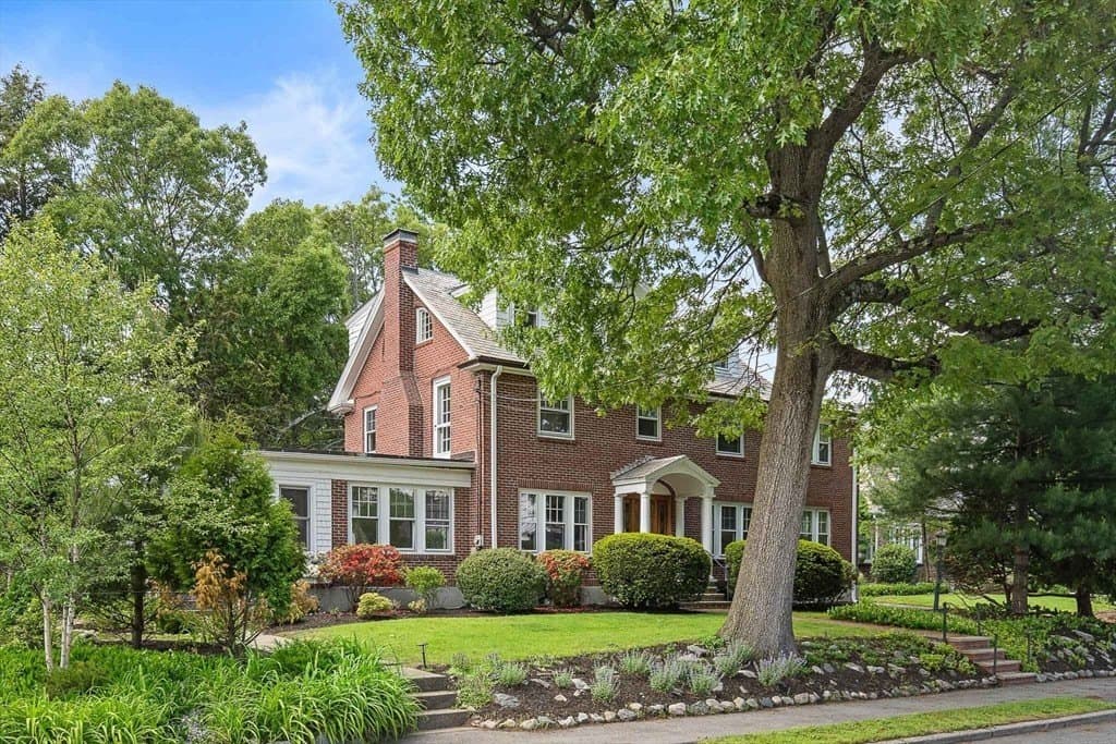 15 Agawam Rd, Newton