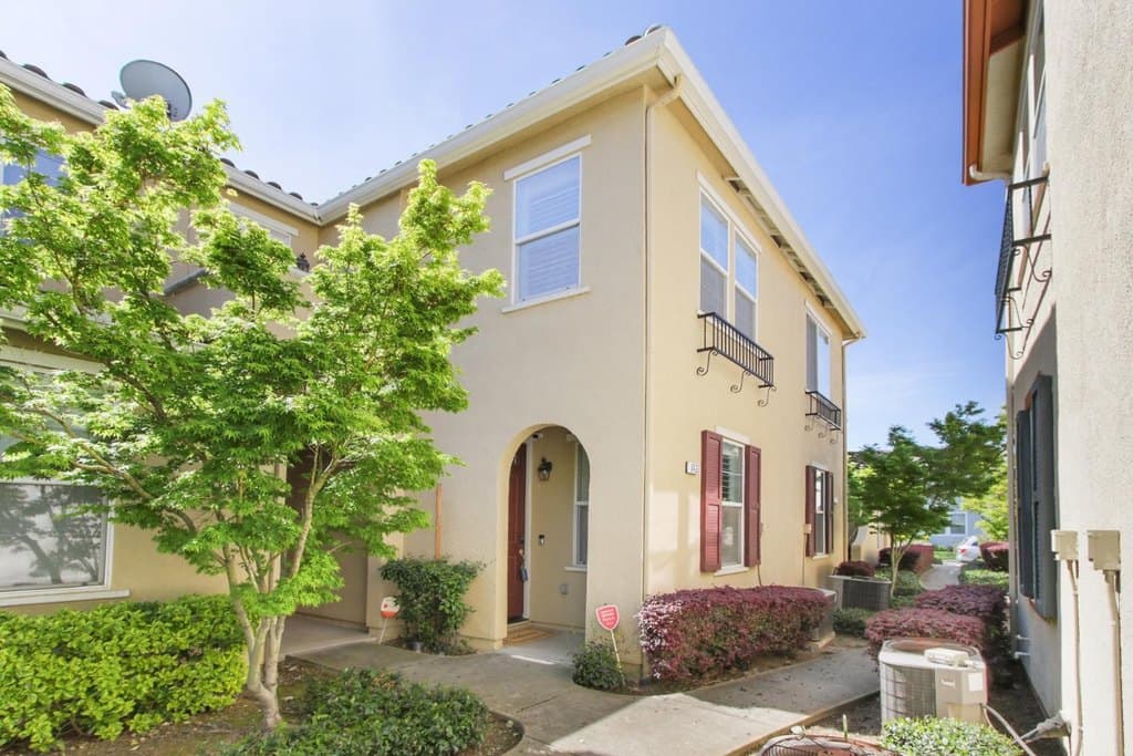 8430 Crystal Walk Cir Unit 65, Elk Grove