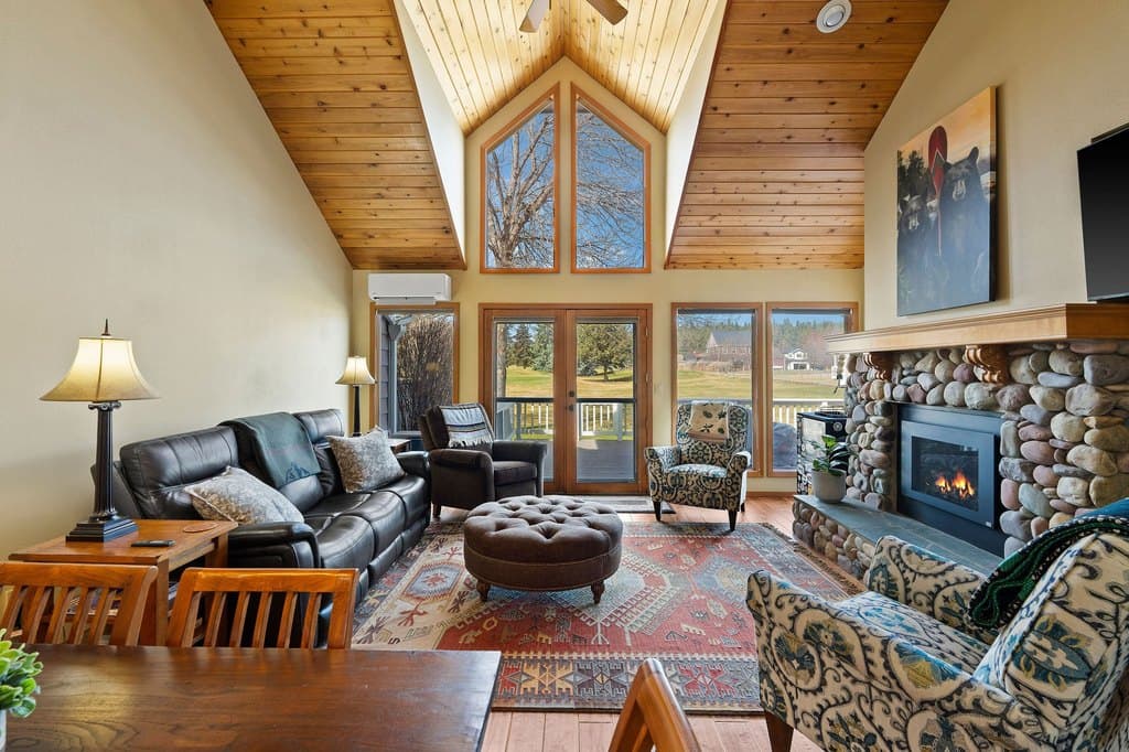 11 Eagle Bend Dr, Bigfork