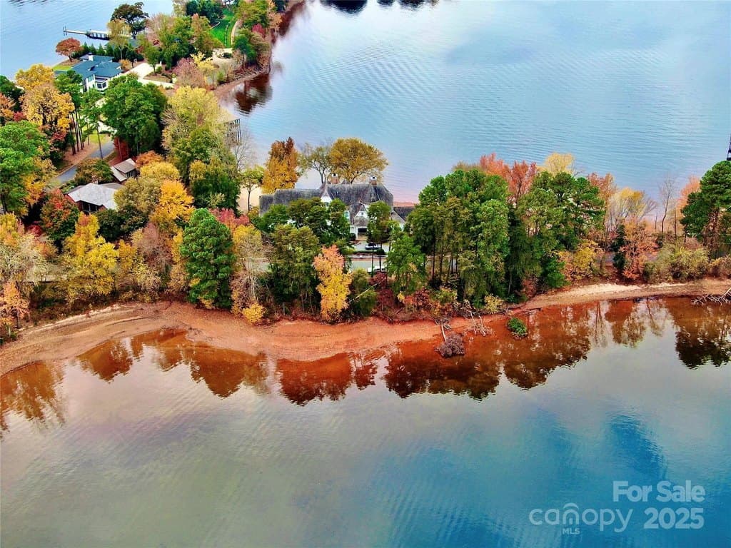 17832 Mollypop Ln, Cornelius