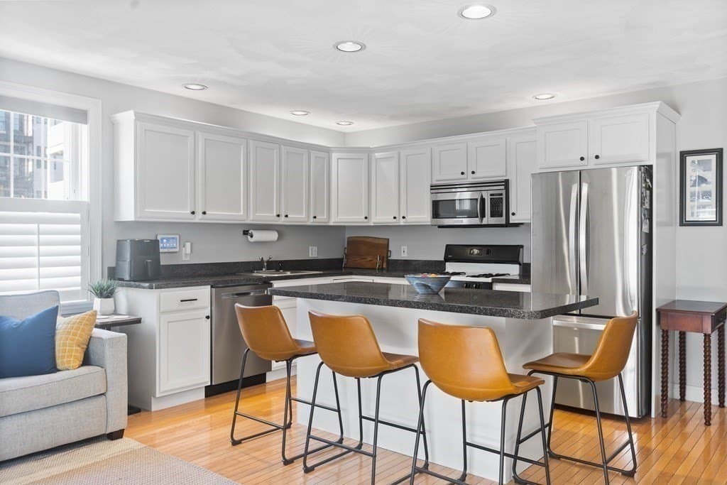 194 E St Apt 1, Boston