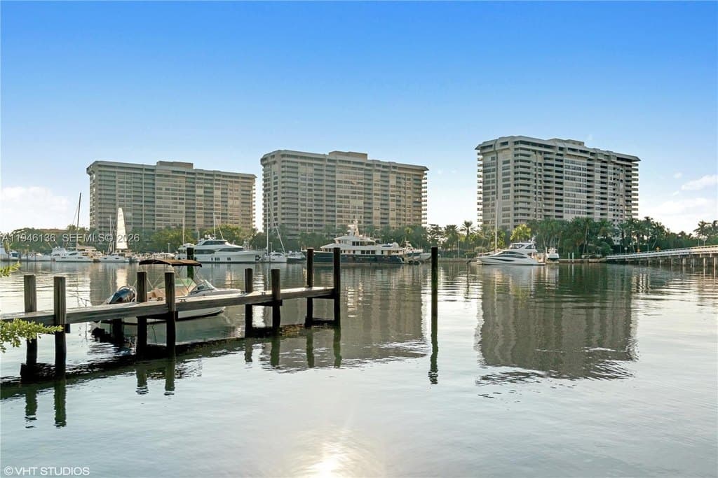 3 Grove Isle Dr Unit C1807