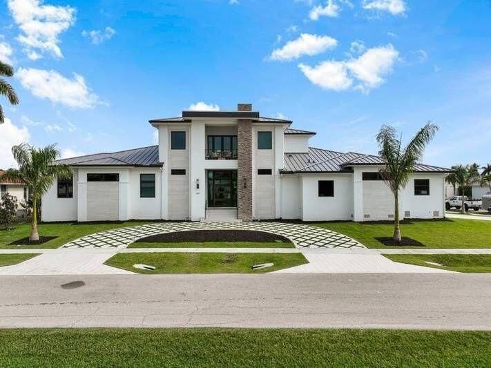 661 Amber Dr, Marco Island