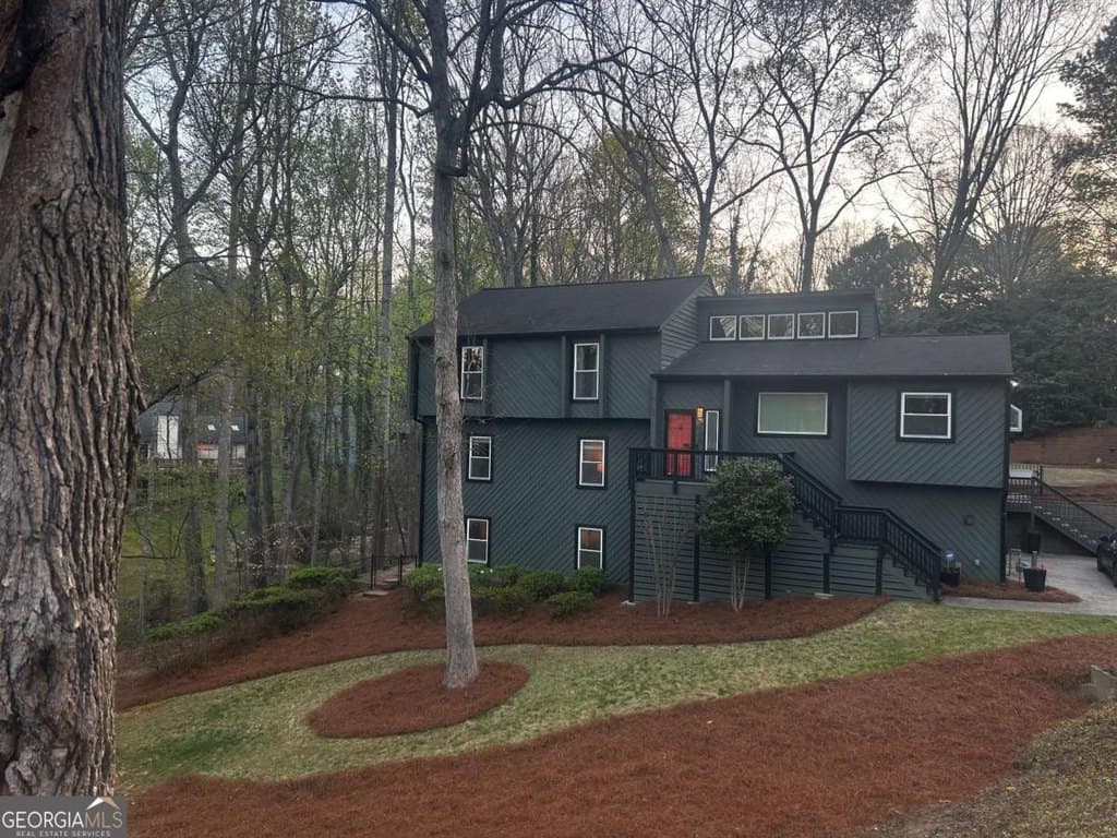 125 Brier Ct, Roswell