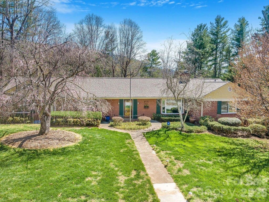 4 Dogwood Rd, Asheville