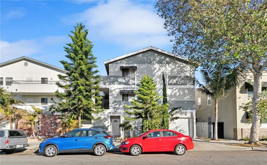 1206 Gladys Ave, Long Beach