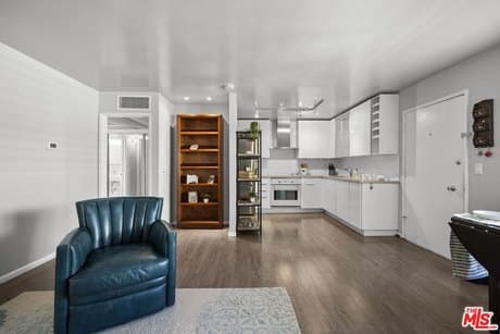 970 Palm Ave Apt 218