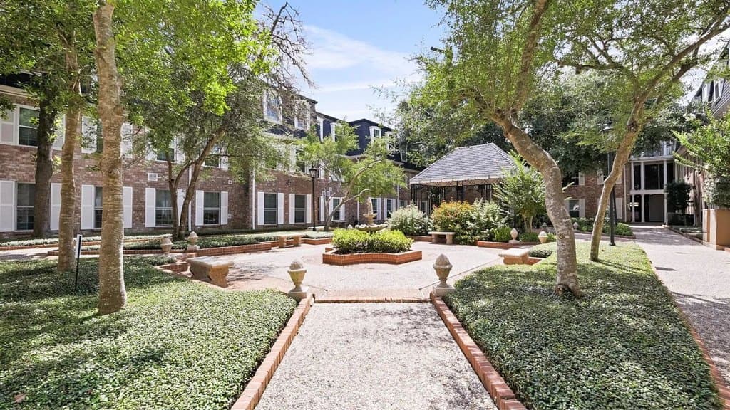 361 N Post Oak Ln Apt 341, Houston