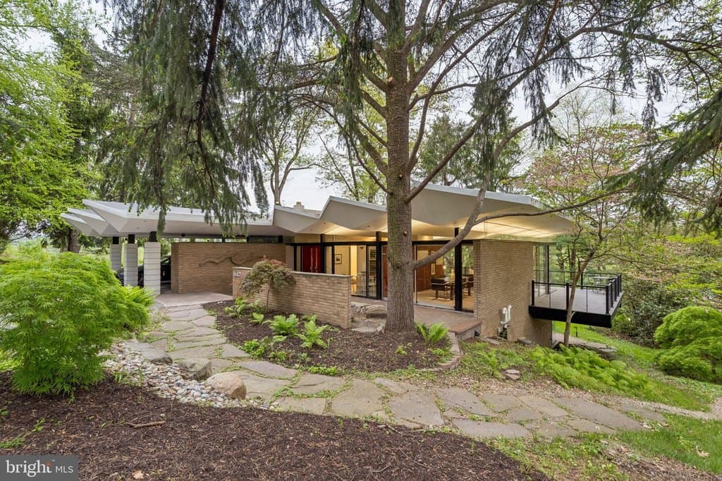 1640 Monk Rd, Gladwyne