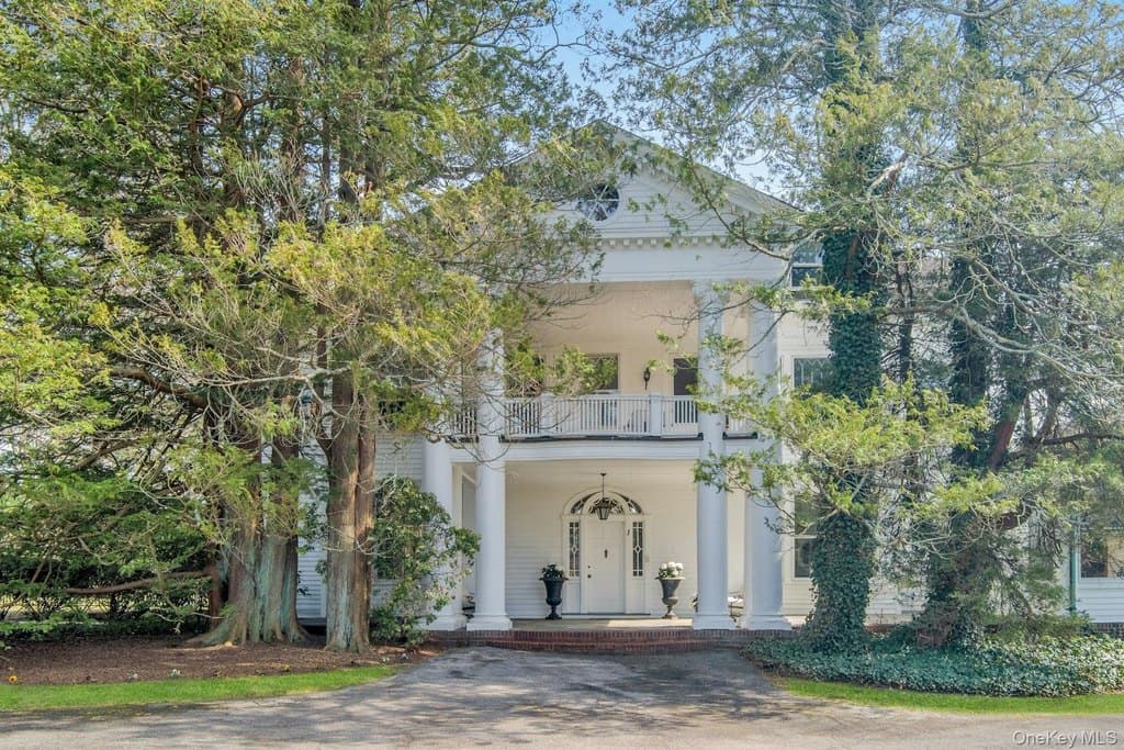34 Park Rd, Scarsdale