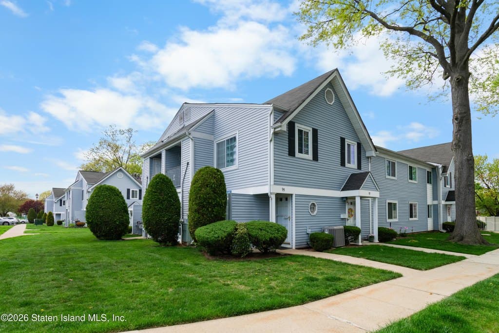 95 Gervil St, Staten Island