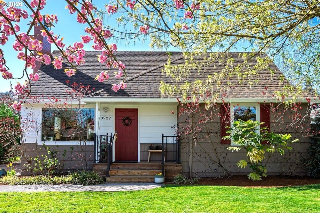 8922 SE Market St, Portland