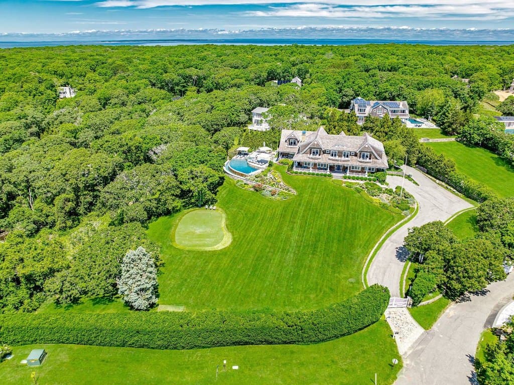 283 Old Montauk Hwy, Montauk