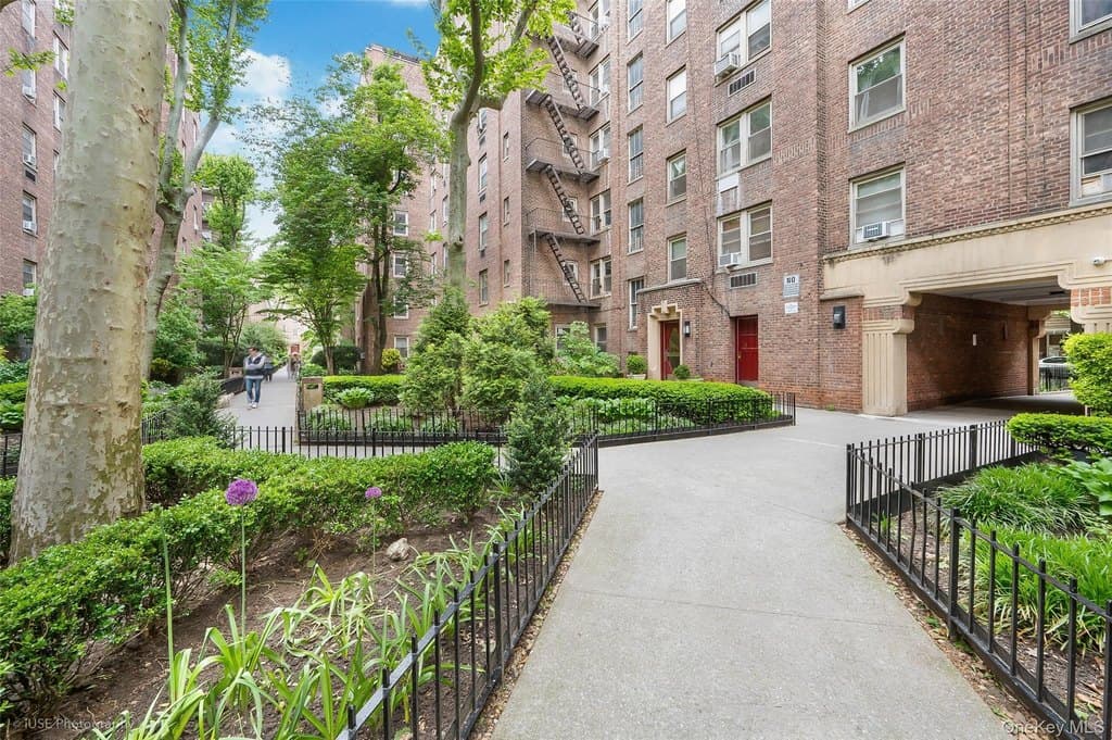 48-41 43rd St Unit 5F