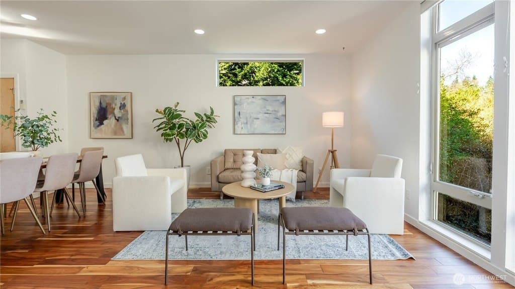 3245 21st Ave W, Seattle